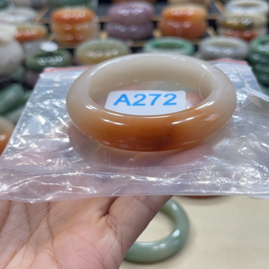 石英质玉手镯未镶嵌郑**亿