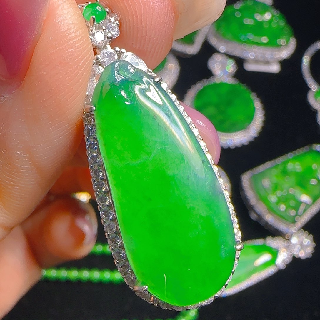 翡翠吊坠(赠链)银S925镶嵌