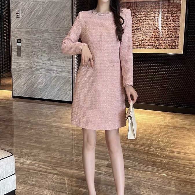 深圳秋装新款时尚粉色纯色粗呢小香风重工亮片A字高贵轻奢连衣裙