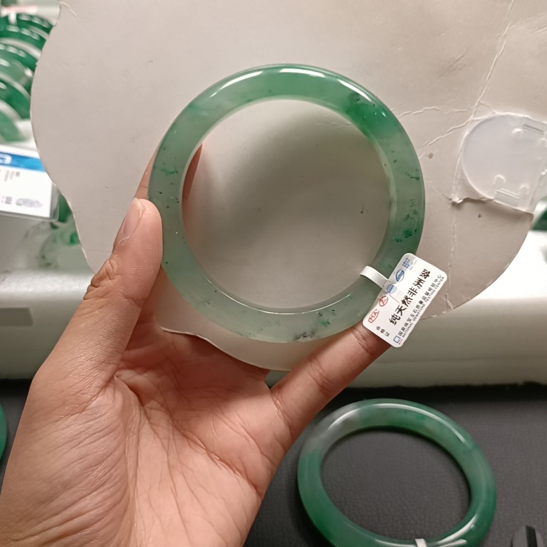 石英质玉（非洲翠）合金手镯