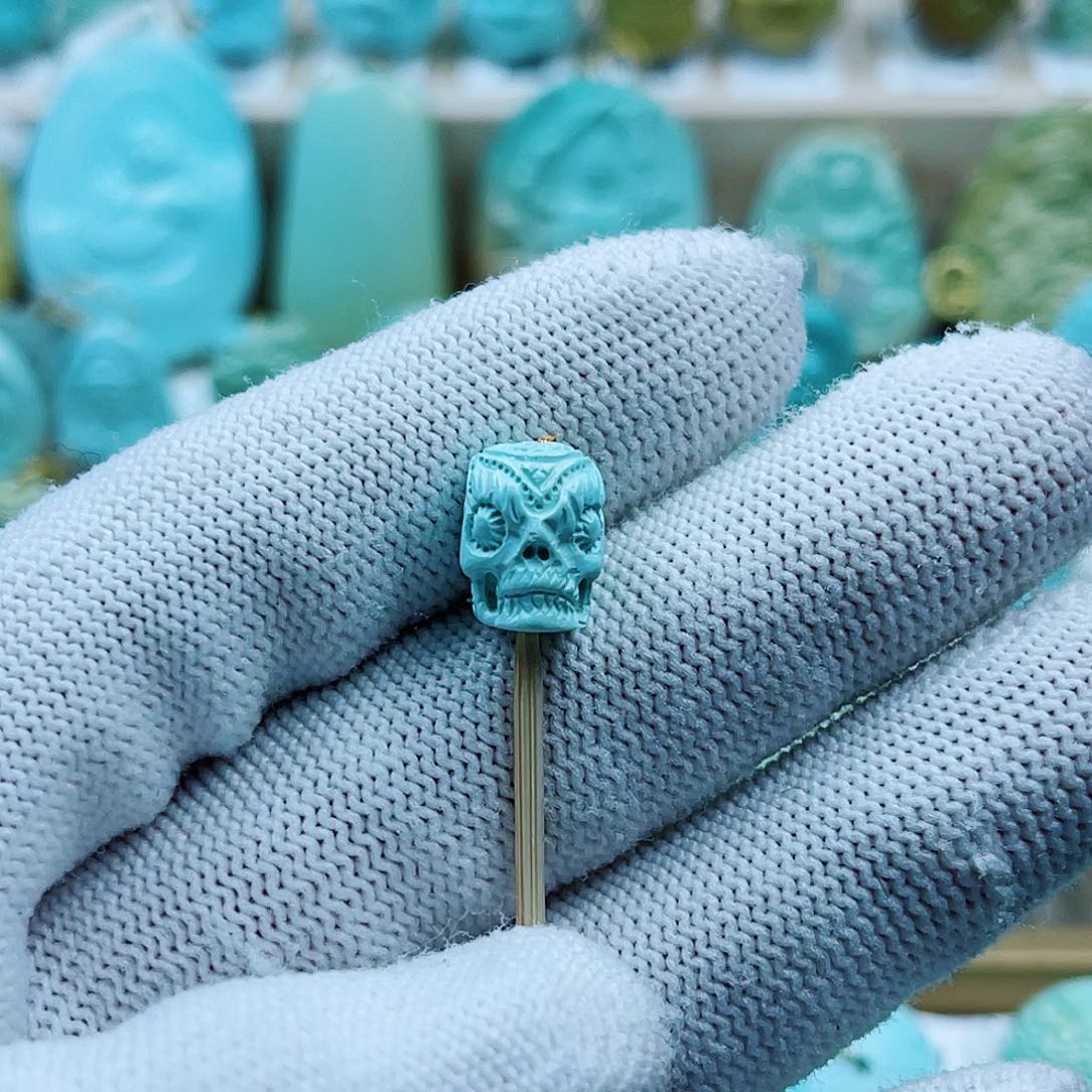 绿松石未镶嵌珠宝奇石