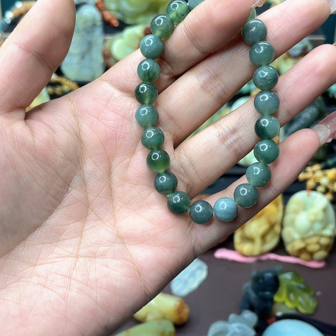 蛇纹石玉颈饰未镶嵌