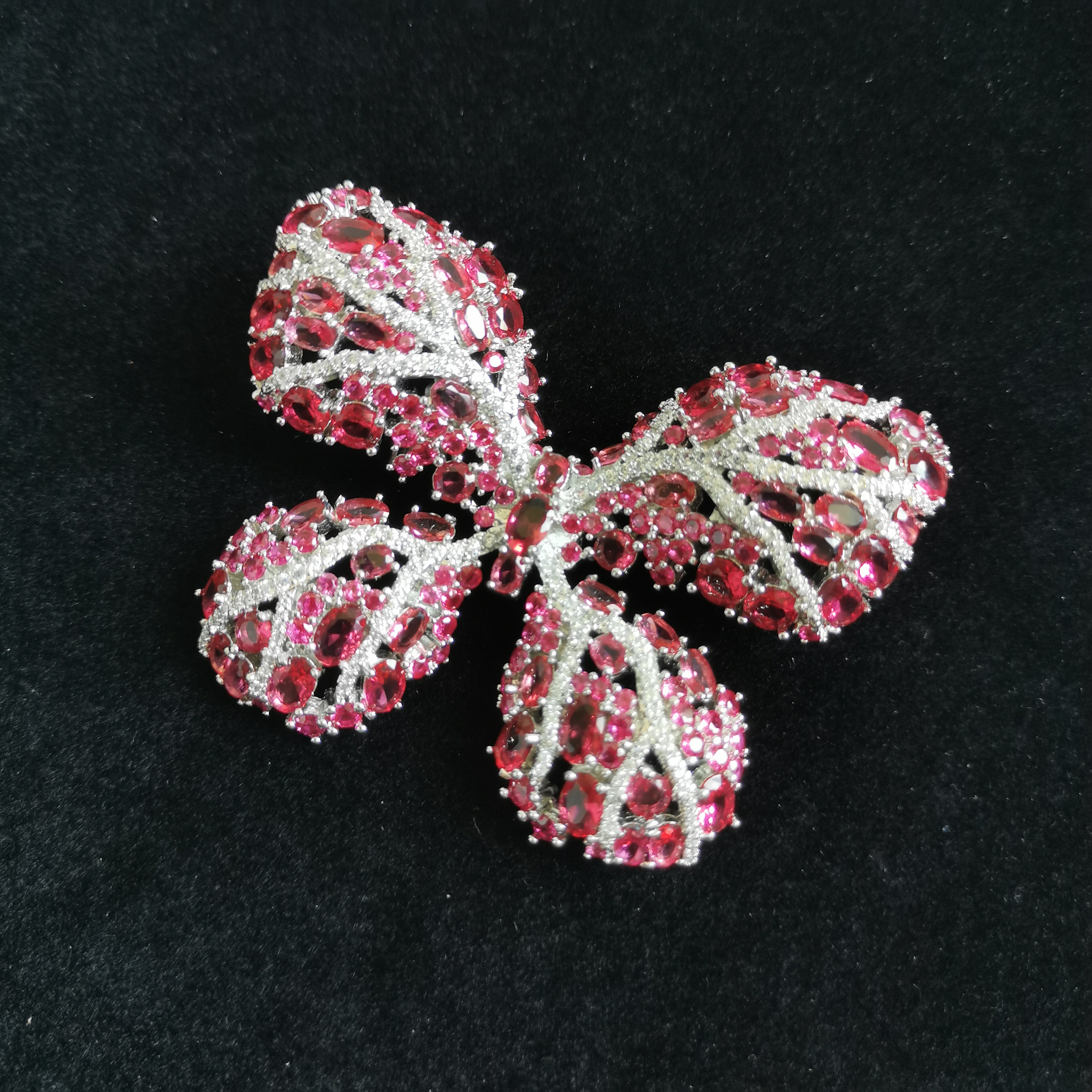 3141胸针--收藏级轻奢时尚设计首饰送礼盒