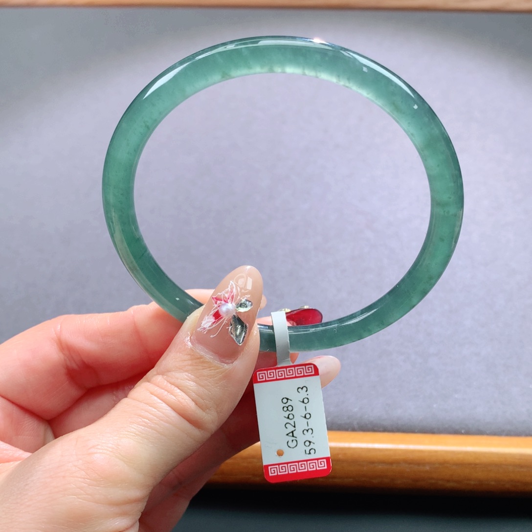 翡翠手镯未镶嵌天然翡翠手镯