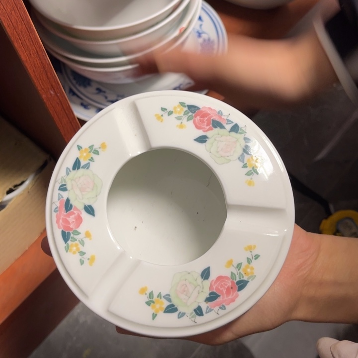 陶瓷群力90毛瓷烟缸14厘米微瑕