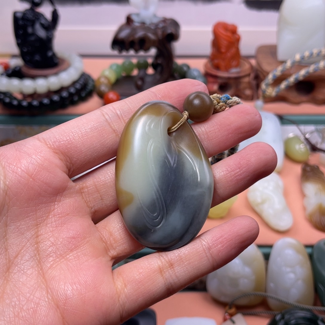 和田玉颈饰未镶嵌傅**方