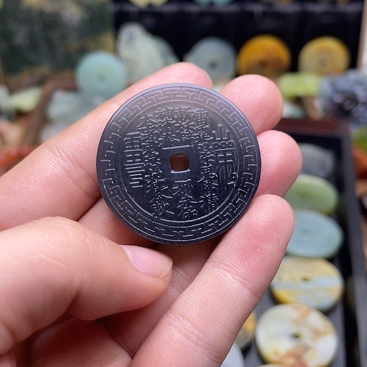 蛇纹石玉挂件合金