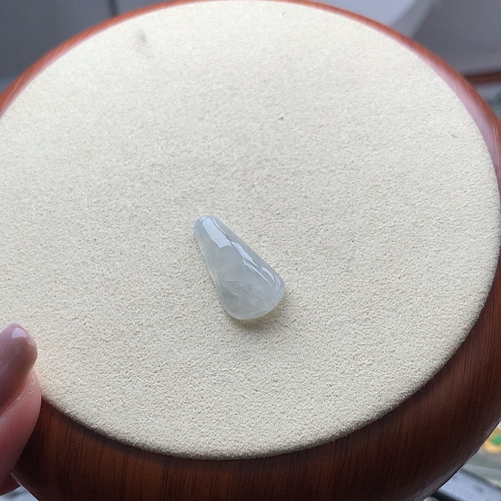 翡翠颈饰未镶嵌竹节