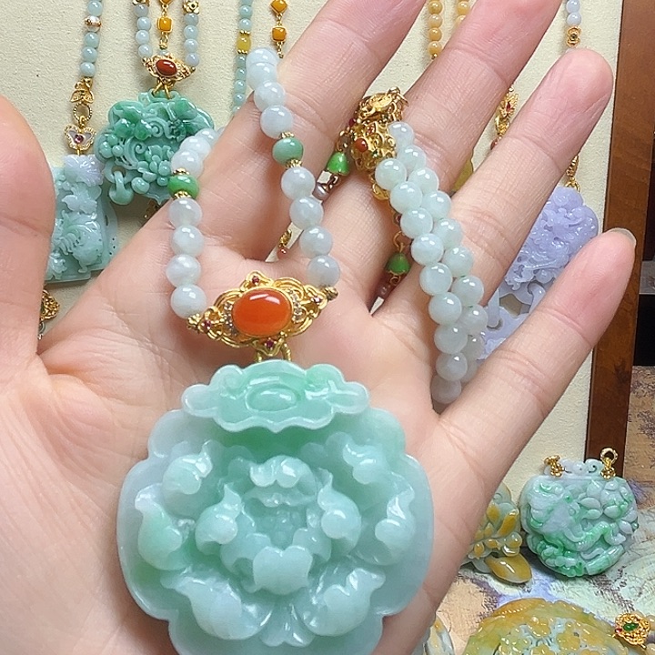 翡翠颈饰未镶嵌天然翡翠