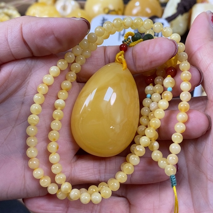 琥珀裸石未镶嵌水滴