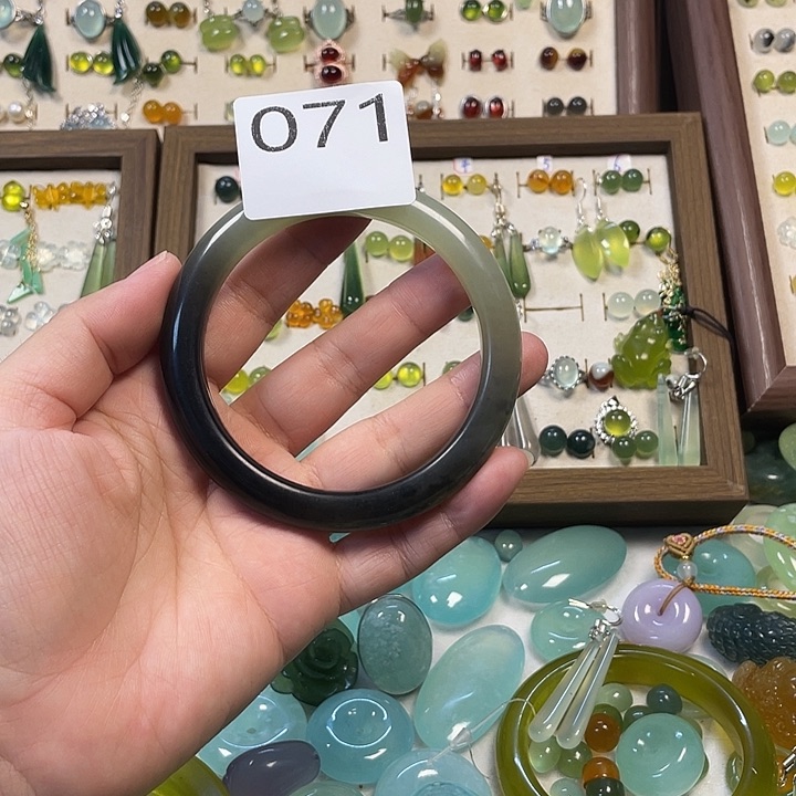 蛇纹石玉合金耳钉