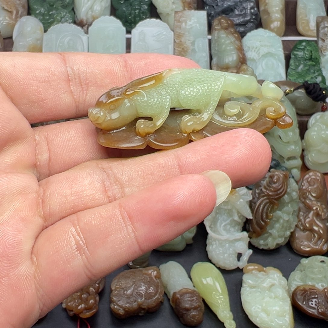 和田玉未镶嵌挂件