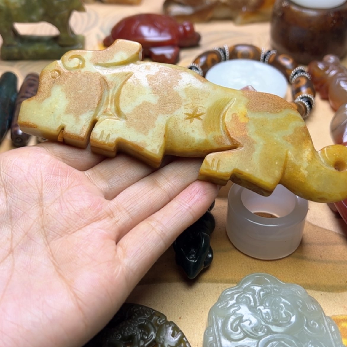 【闪购商品】蛇纹石玉颈饰未镶嵌
