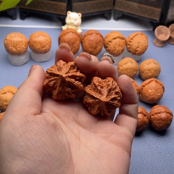 文玩核桃把件龙脊背
