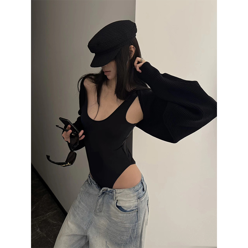 TwoMillion/辣感狙击 吊带连体衣套装女高级感黑色毛衣罩衫两件套