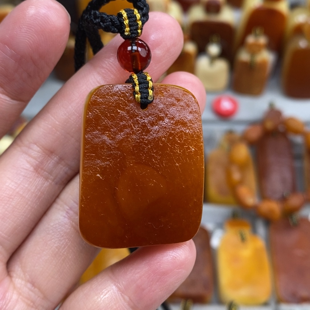 蜜蜡未镶嵌珠宝奇石