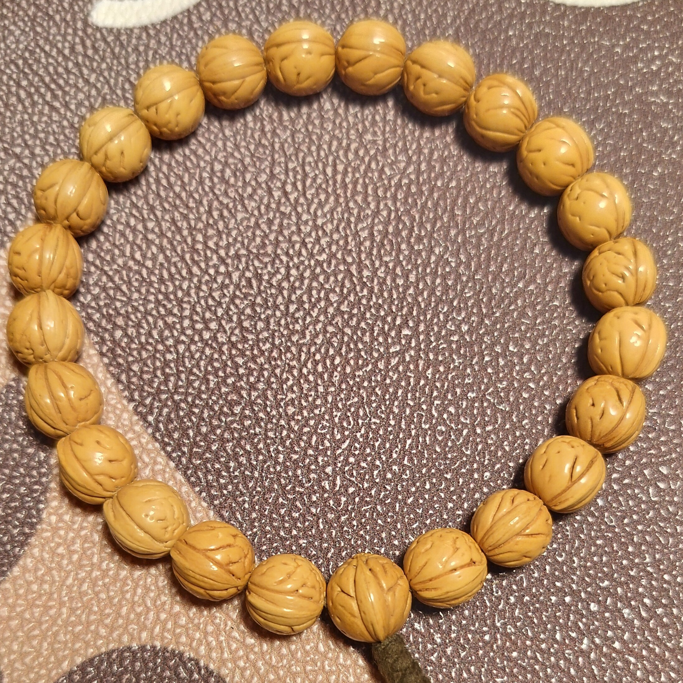 黄金豆小尺寸桃核月光宝盒皮质中的星空顶