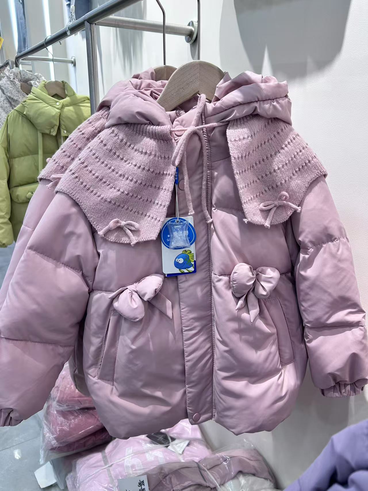 豆逗鱼女童棉服130、140码