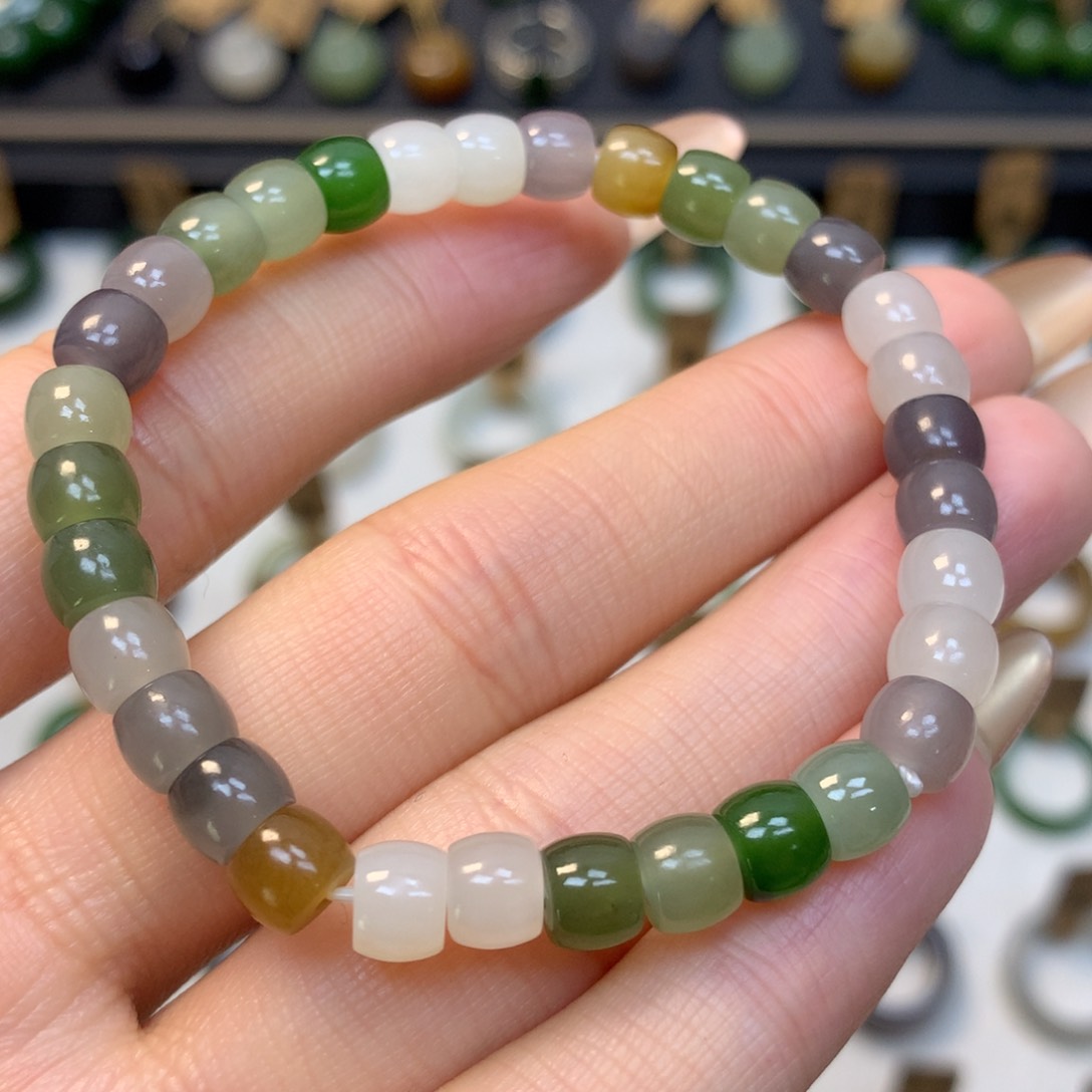 和田玉手串未镶嵌精致老型珠多宝