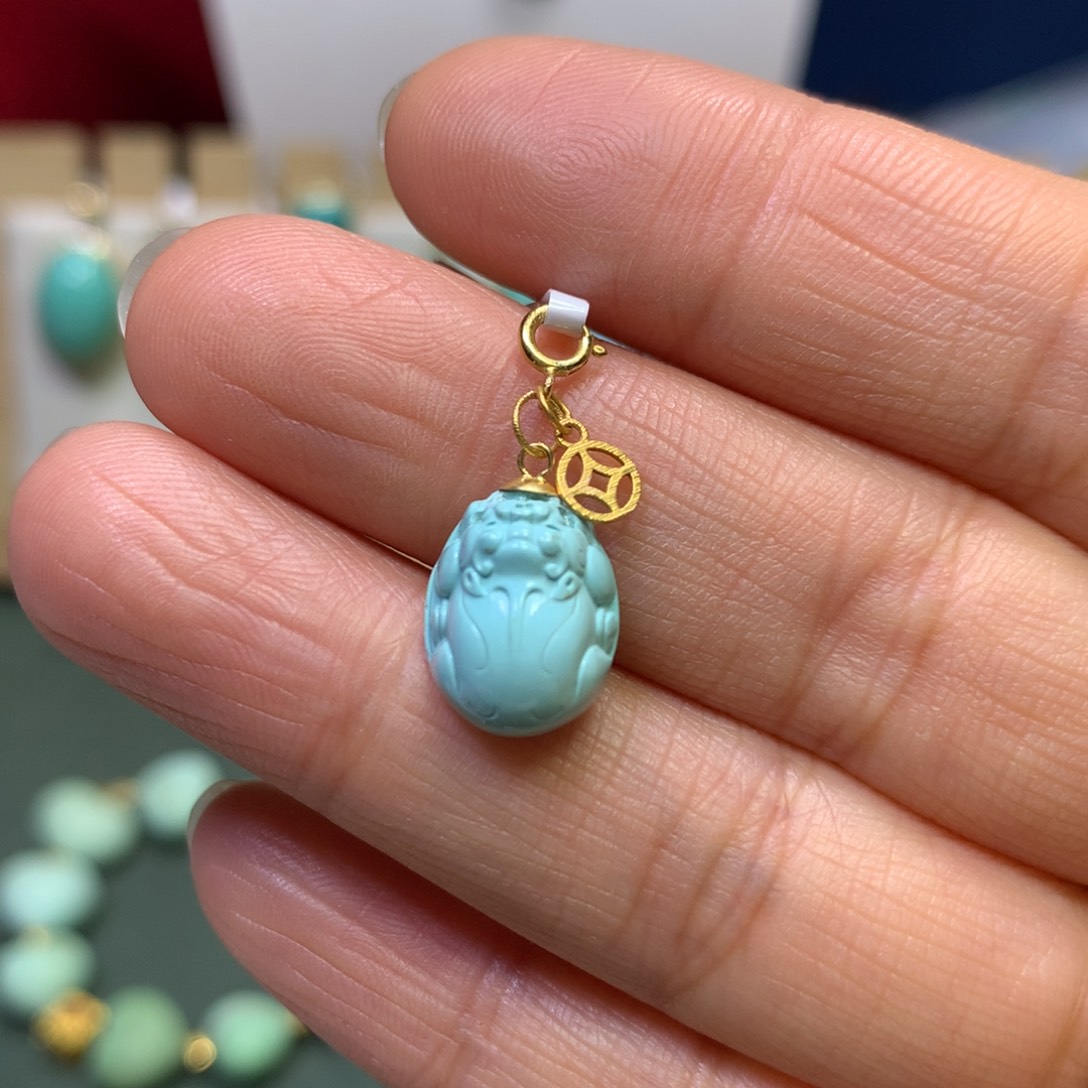 绿松石挂件18K金镶嵌