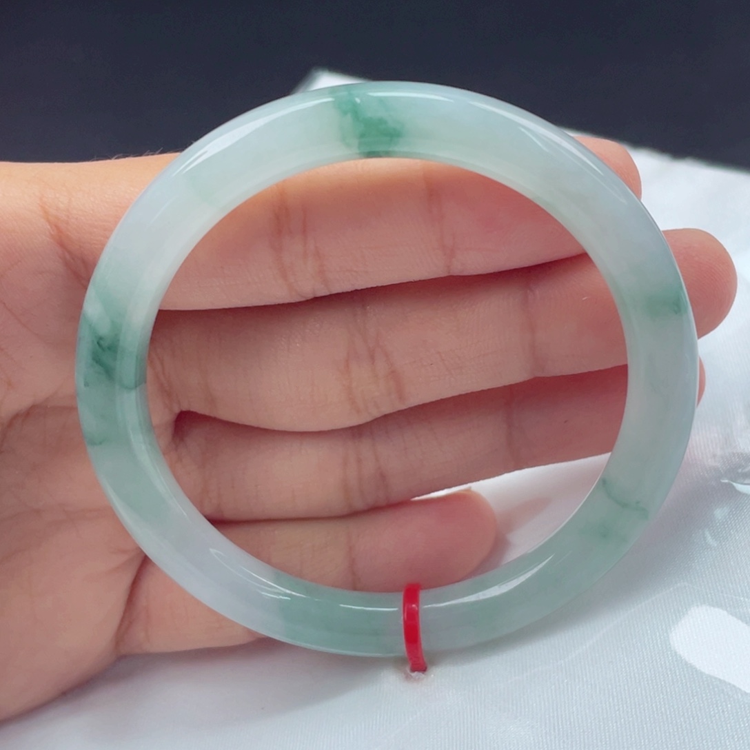 玺***玺翡翠手镯（圆镯）未镶嵌53.8圈 （25350）