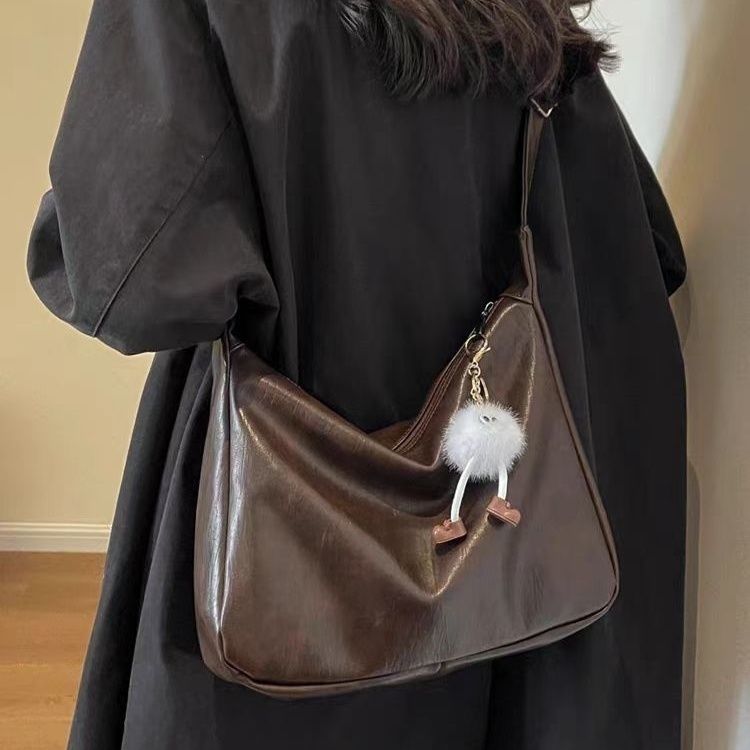 简约大容量包包女秋冬新款时尚百搭休闲单肩包学生通勤斜挎托特包