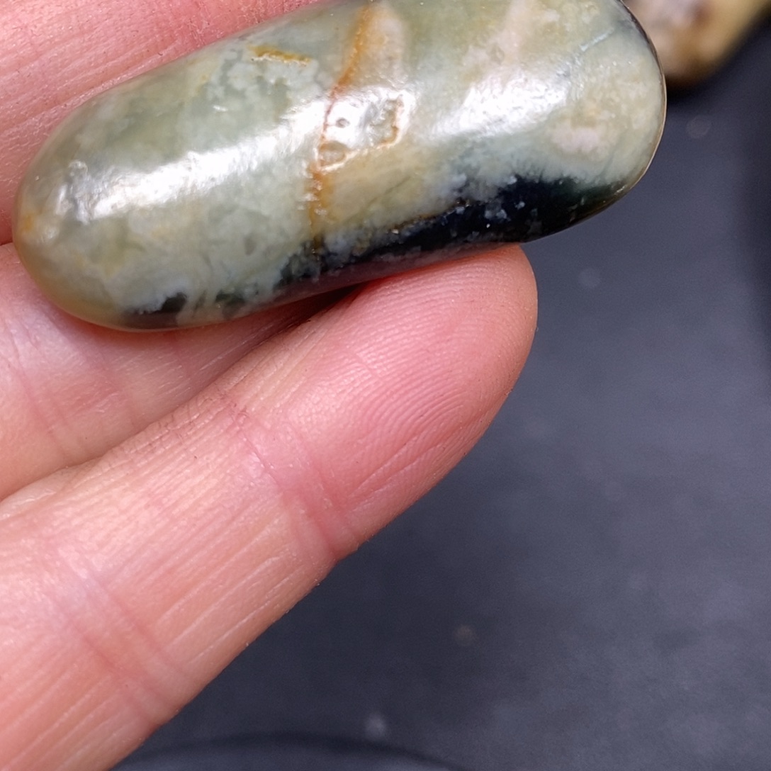 和田玉未镶嵌珠宝奇石