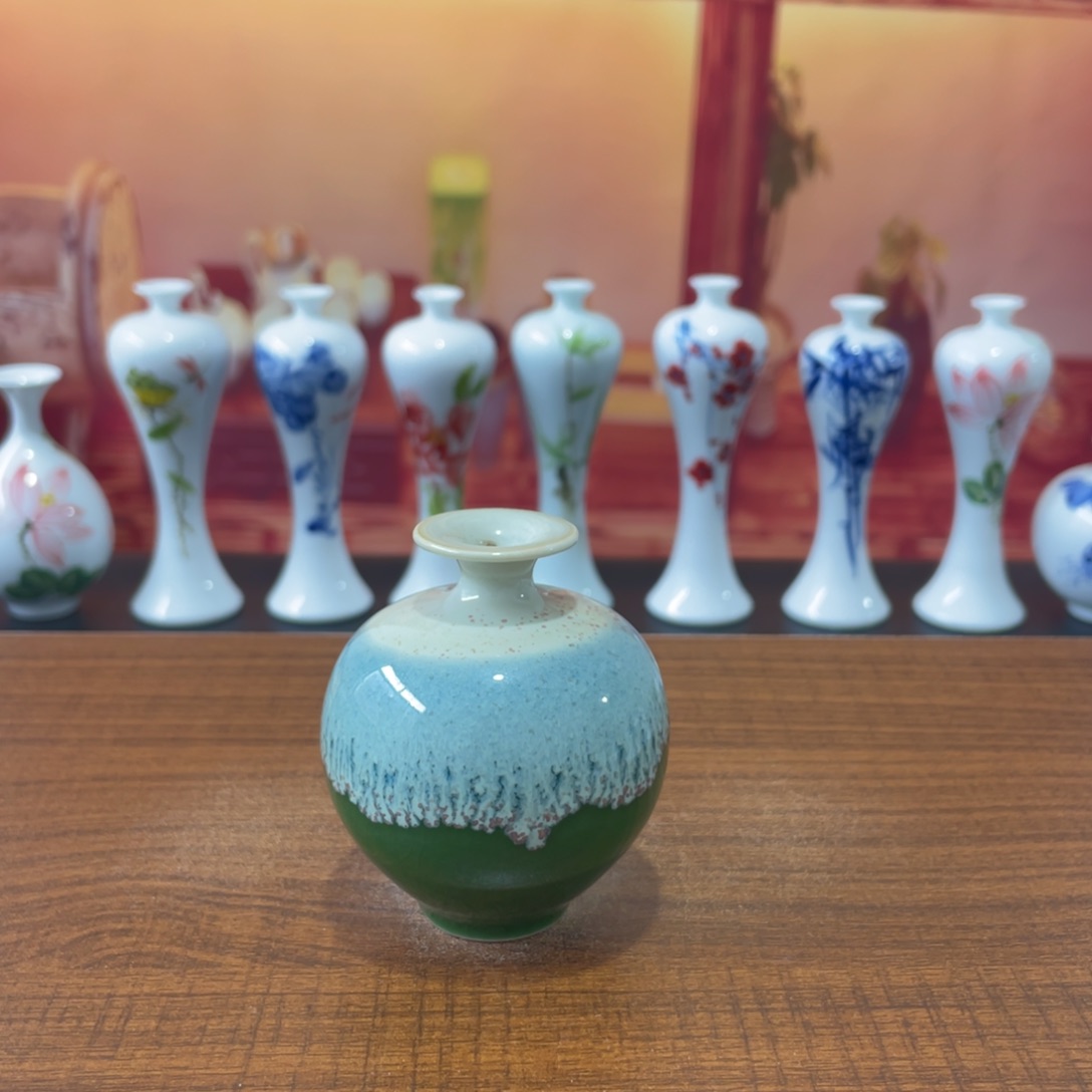 陶瓷景德镇小花瓶等着你