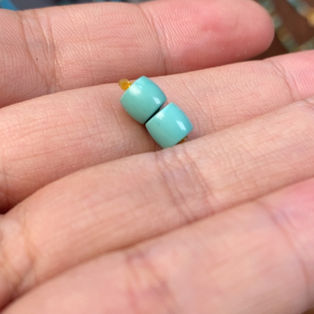 绿松石颈饰未镶嵌直切对珠