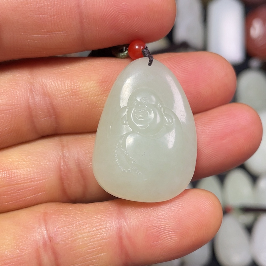 和田玉未镶嵌颈饰吊坠