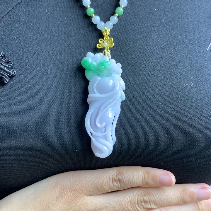 翡翠颈饰未镶嵌翡翠