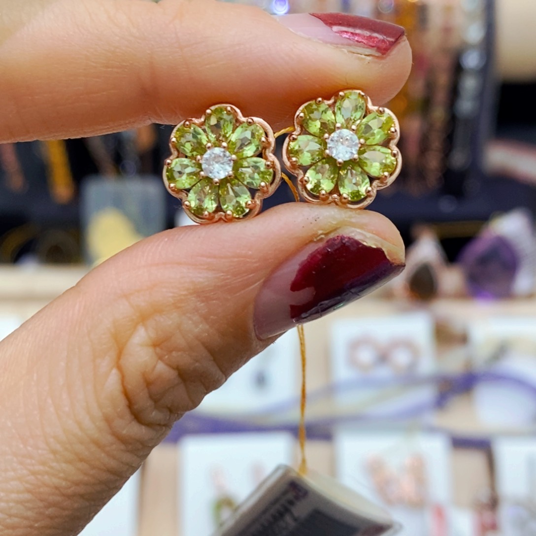 橄榄石耳饰银S925镶嵌