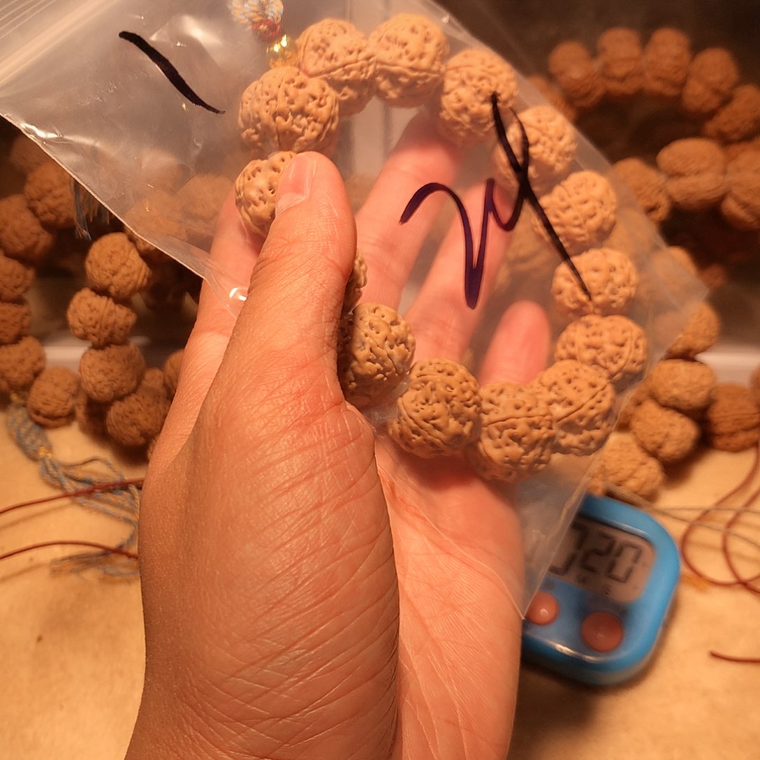 金刚菩提手串赤*1。       