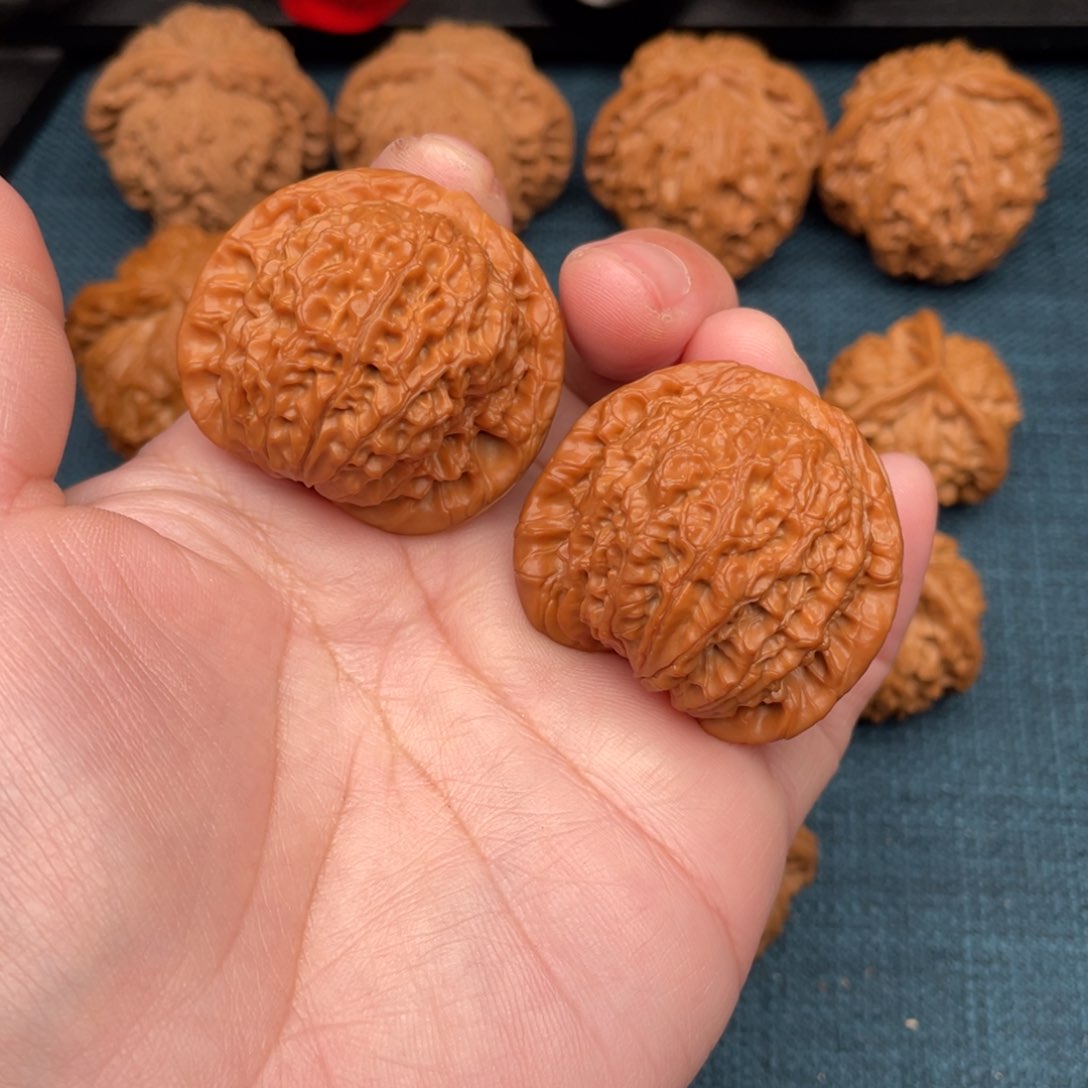 文玩核桃把件全品血麒麟40