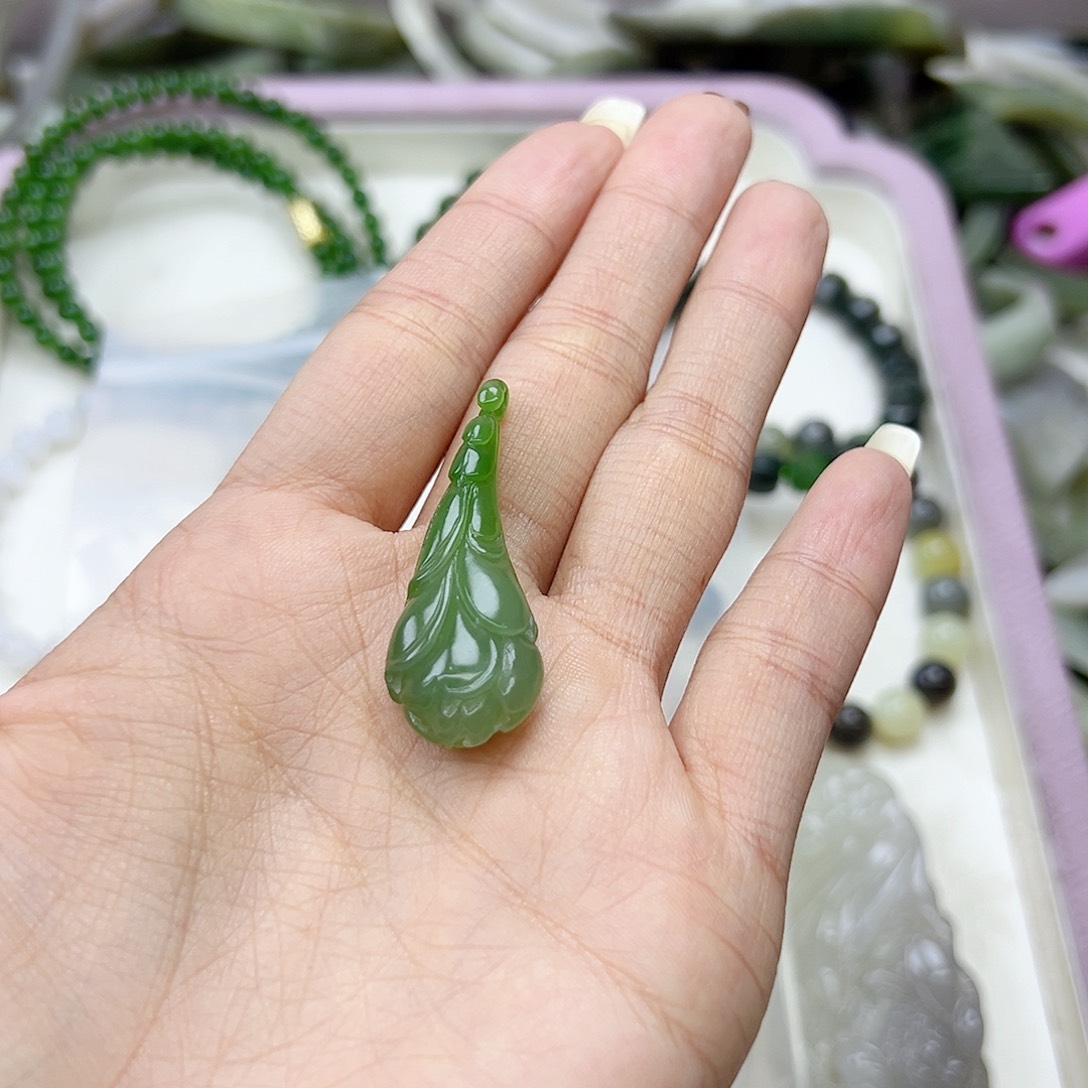 颈饰未镶嵌和田玉牵****走