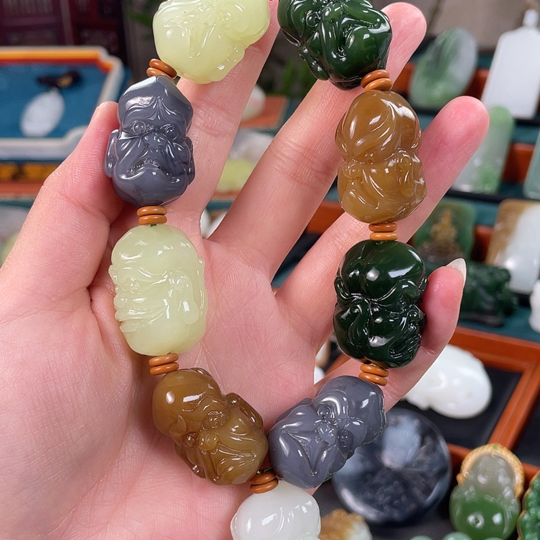 未镶嵌和田玉把件