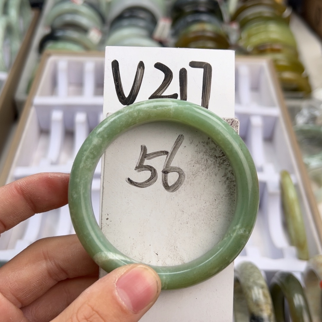 岫玉手镯未镶嵌天然岫玉