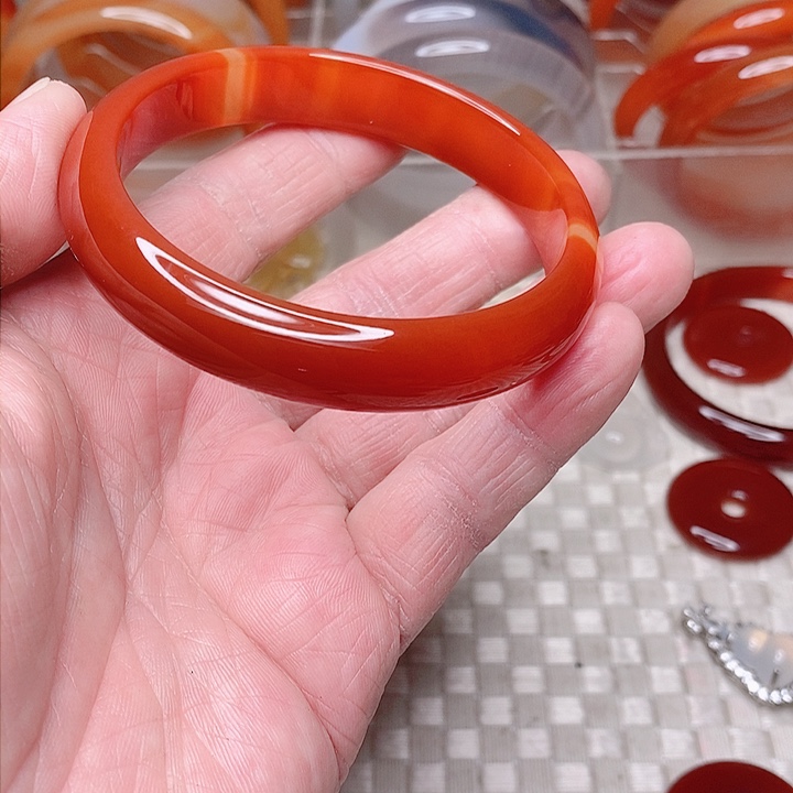 玛瑙/玉髓手镯未镶嵌