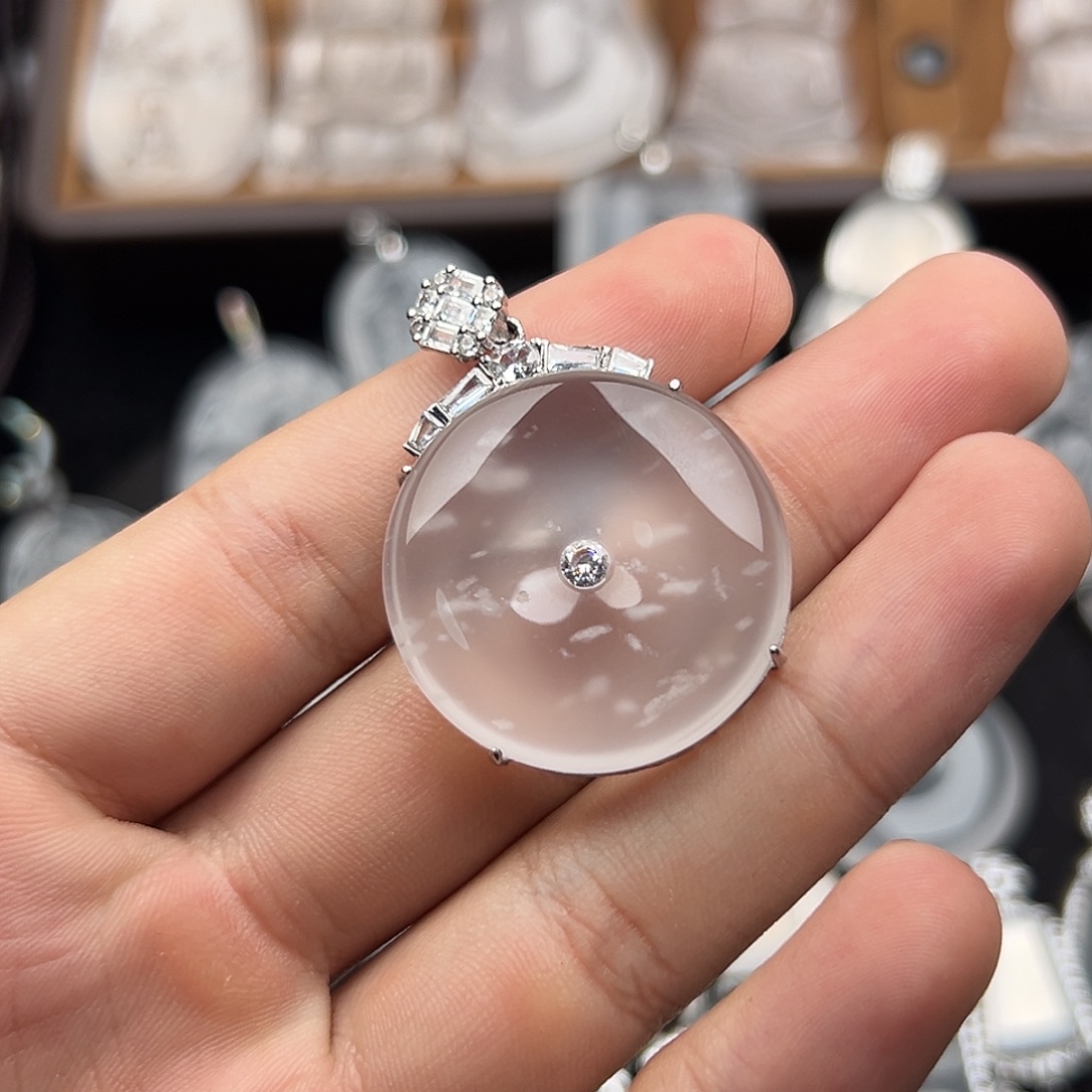 石英质玉银S925镀金镶嵌颈饰黑钢雪花平安扣