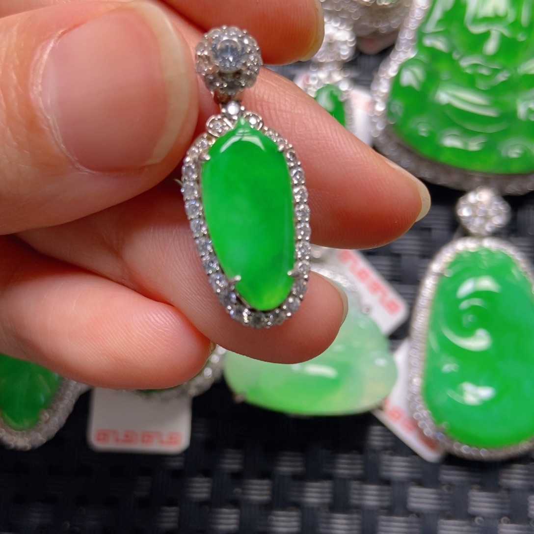 翡翠银S925镶嵌颈饰福瓜吊坠