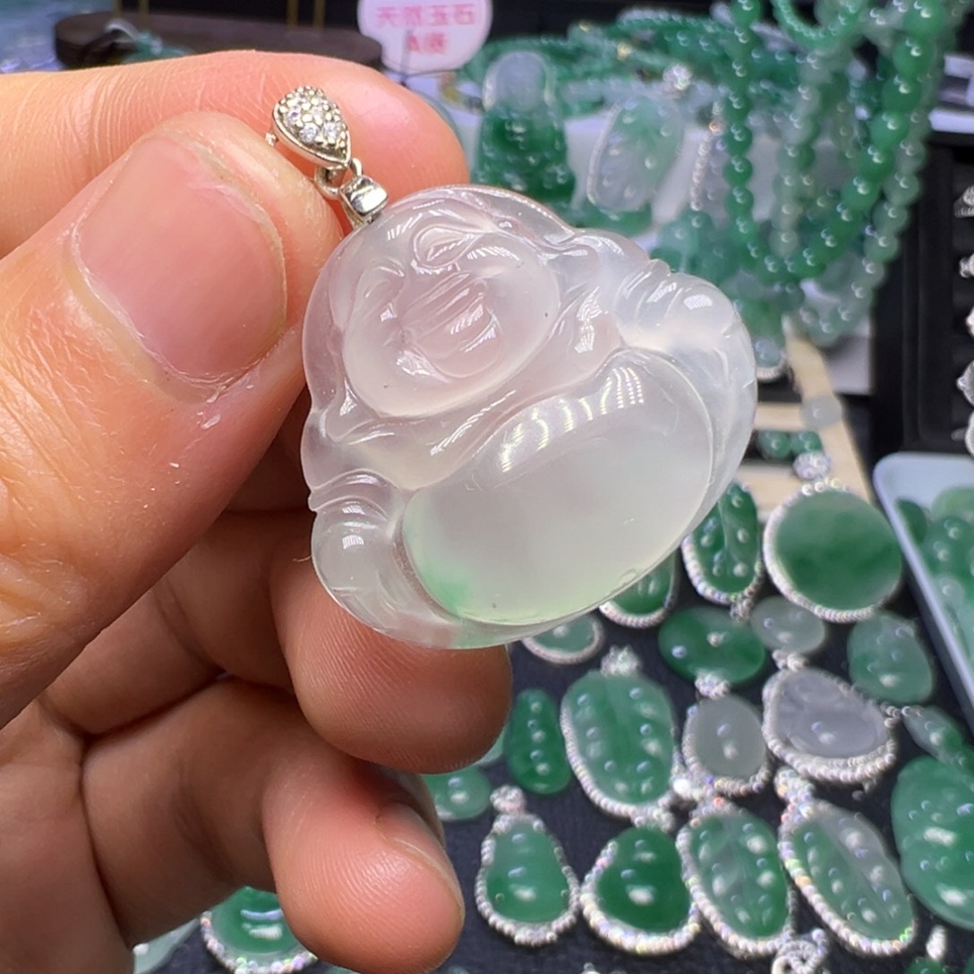 石英质玉（非洲翠）未镶嵌颈饰