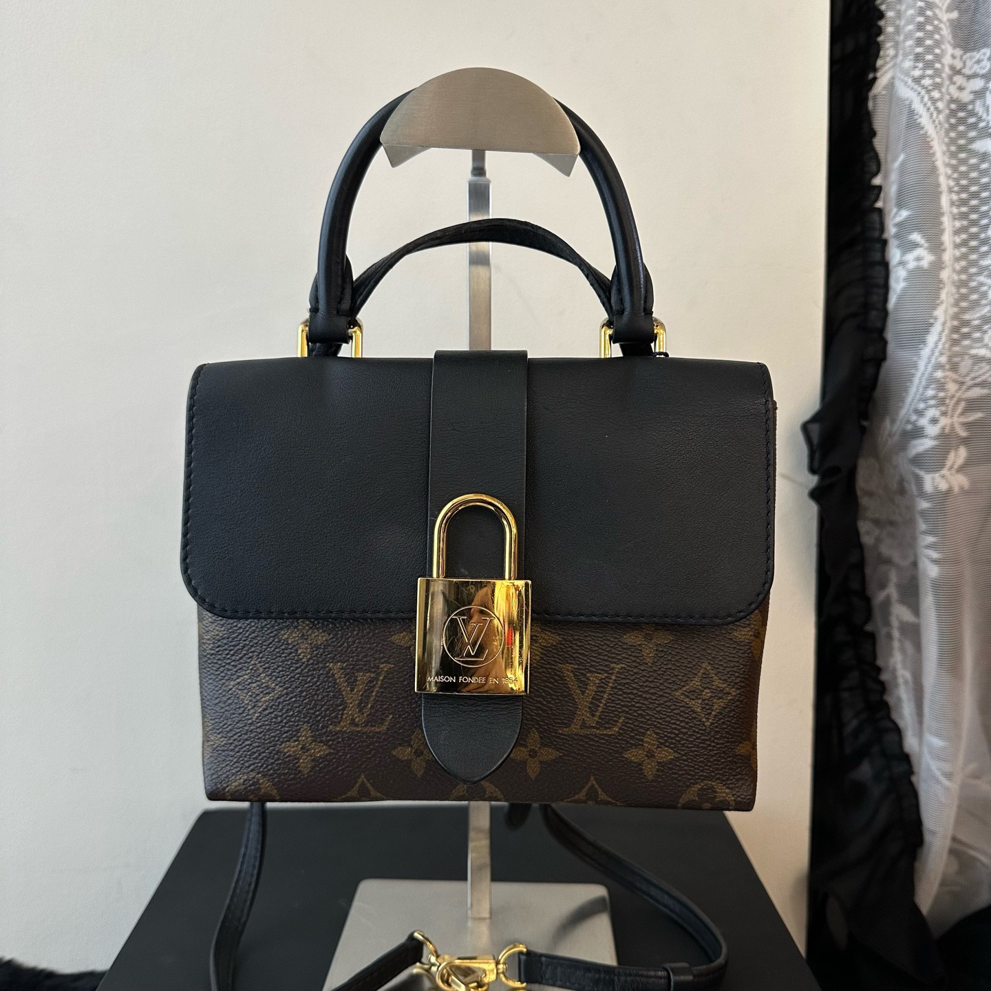 95新 LouisVuitton/路易威登 Locky BB 经典老花锁头单肩斜挎包