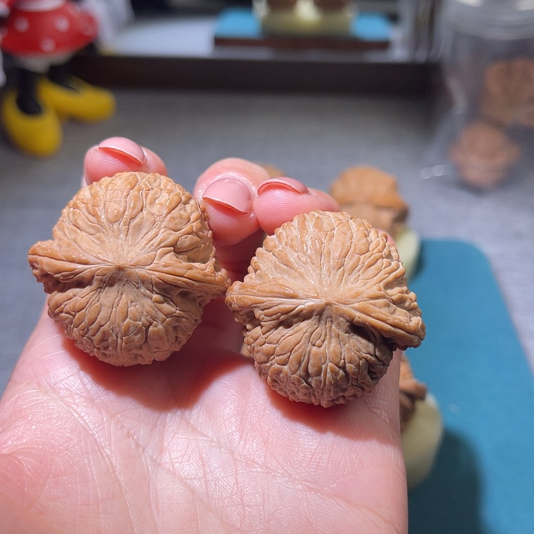 吊坠文玩核桃盖****?38绣球全品