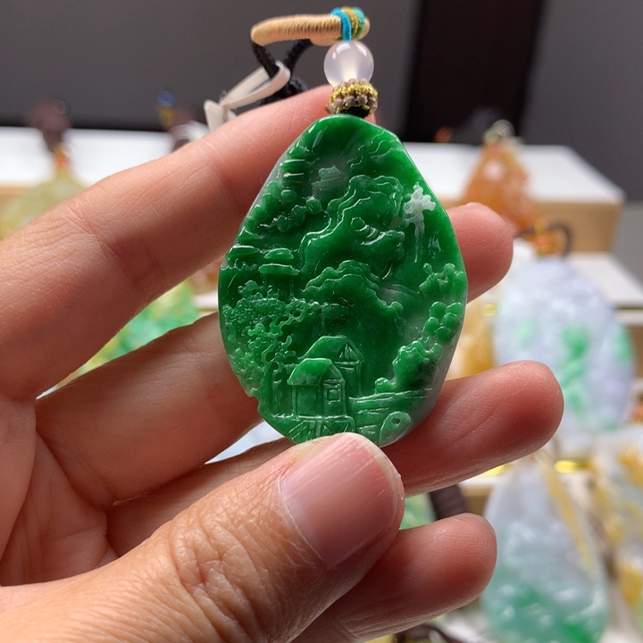 翡翠颈饰未镶嵌吊坠