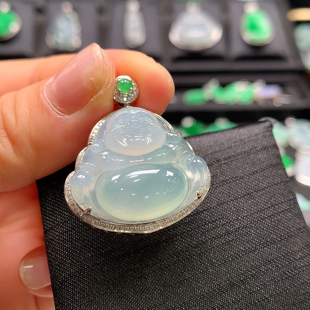 翡翠18K金镶嵌颈饰佛公