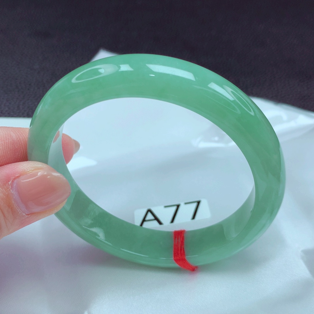 翡翠手镯未镶嵌手镯88