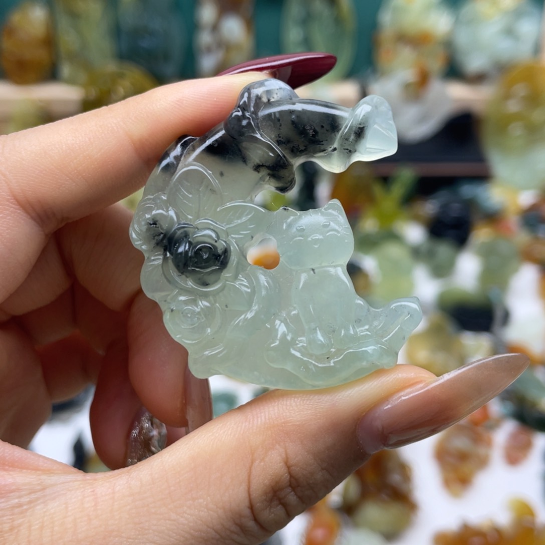 蛇纹石玉吊坠(不含链)未镶嵌