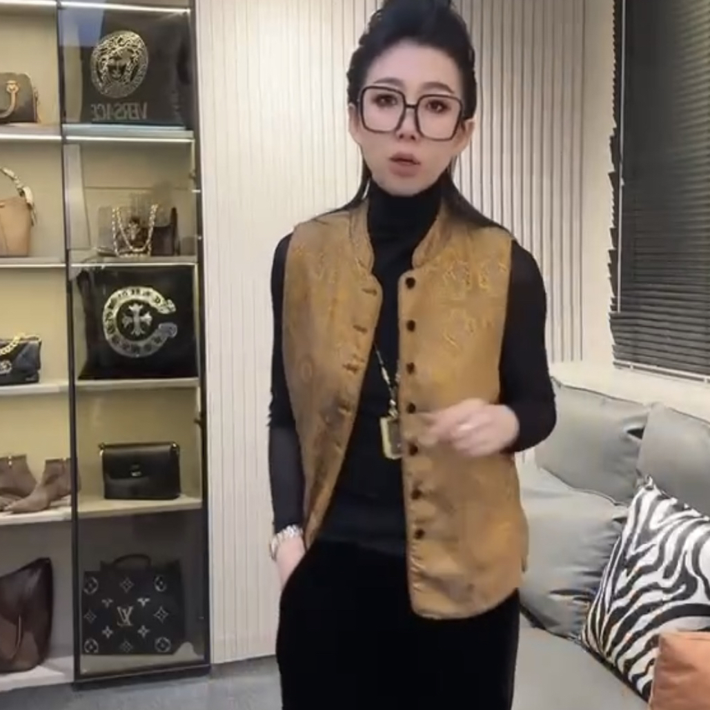 新中式时尚显瘦复古中国风马甲气质网红短款休闲百搭秋冬立领秋季