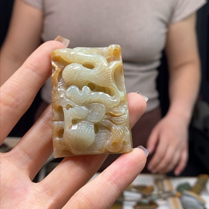 岫岩河磨玉（透闪石质玉）颈饰未镶嵌