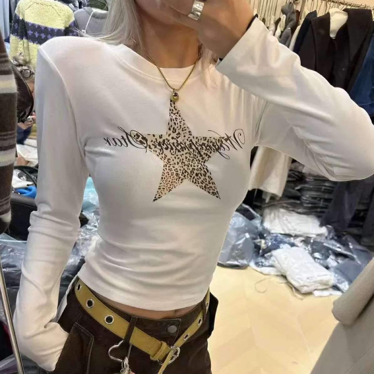 2025新款韩版时尚百搭显瘦纯色圆领星星磨毛长袖打底衫上衣女